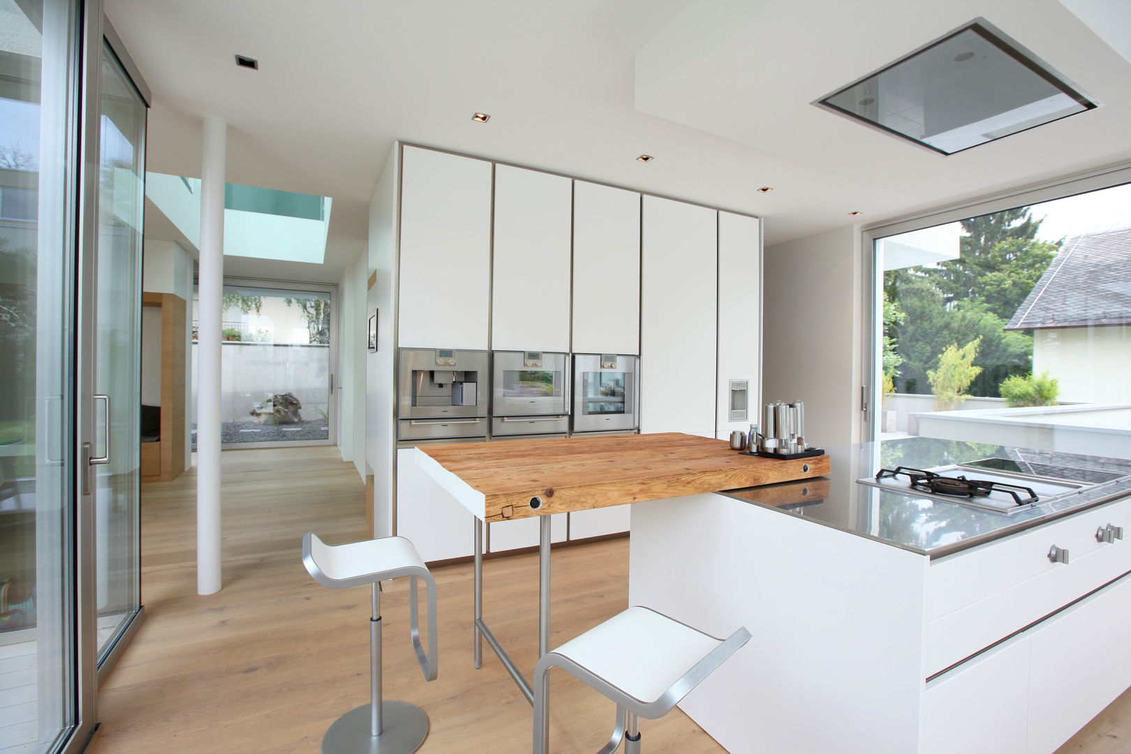 Moderne Villa im Taunus, Neugebauer Architekten BDA Neugebauer Architekten BDA Kitchen