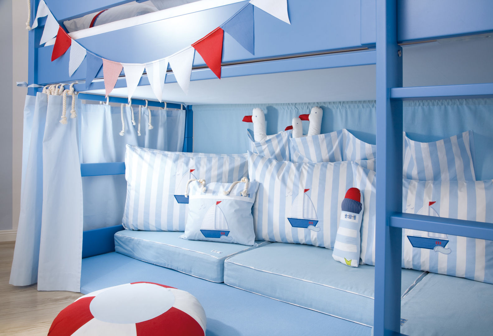 Sail Boat Mid Sleeper Bed The Baby Cot Shop, Chelsea 嬰兒房/兒童房 床具與床鋪