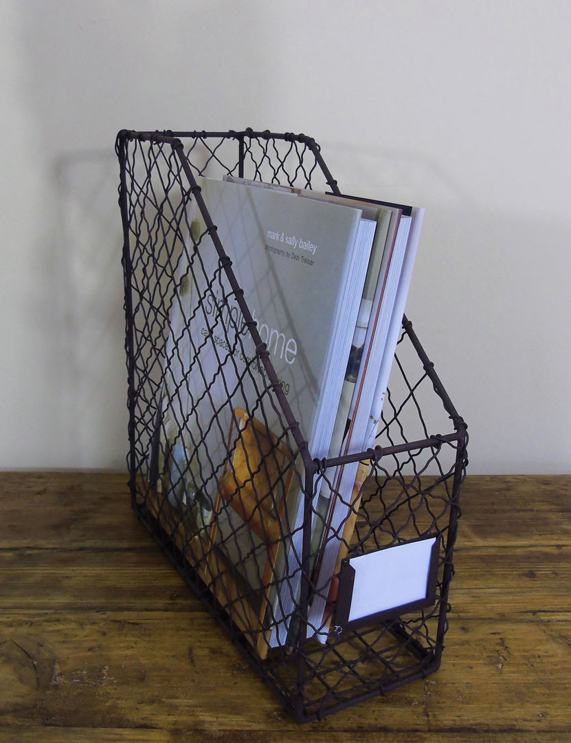 Wire Magazine Rack homify Casas industriais Acessórios e Decoração