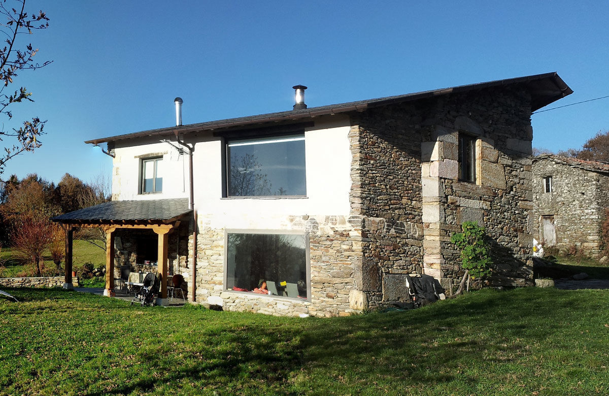 REHABILITACIÓN DE VIVIENDA UNIFAMILIAR EN TOURÓN, arquitectura SEN MÁIS arquitectura SEN MÁIS Casas ecléticas