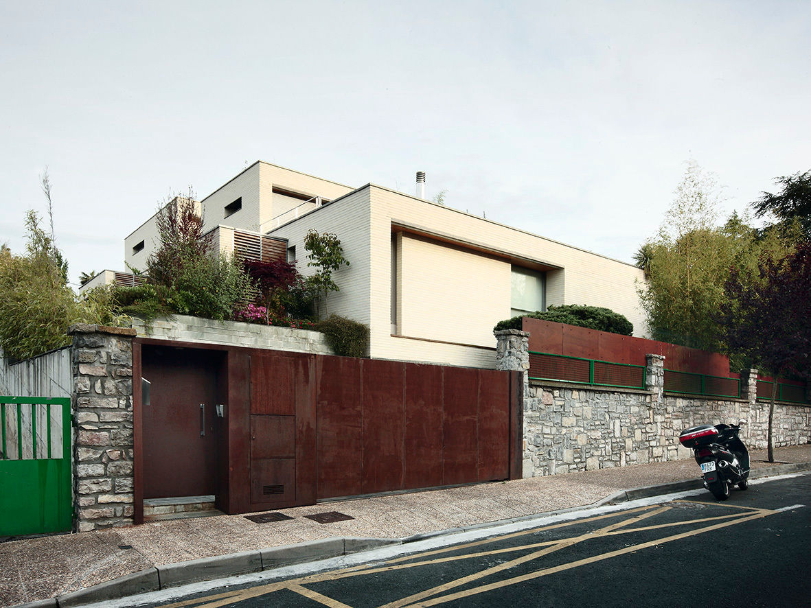 Dos viviendas en Hondarribia, Hoz Fontan Arquitectos Hoz Fontan Arquitectos منازل