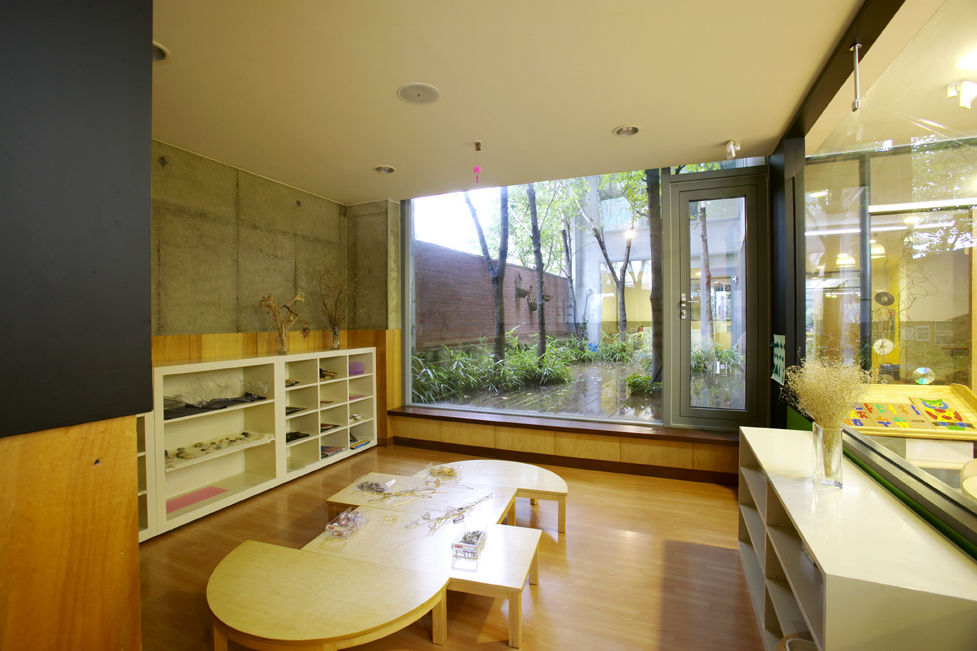 Kindergarten Angel, ISON ARCHITECTS ISON ARCHITECTS 상업공간 학교