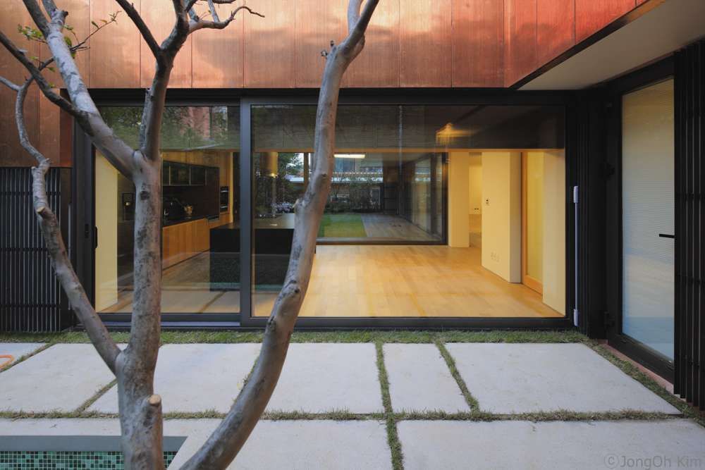 Yeon-hui dong house, ISON ARCHITECTS ISON ARCHITECTS Garden