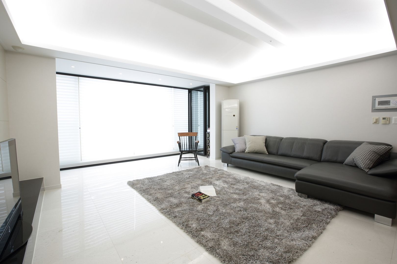 Natural marble flooring "NEW EASYSTONE" (주)이지테크(EASYTECH Inc.) Living room