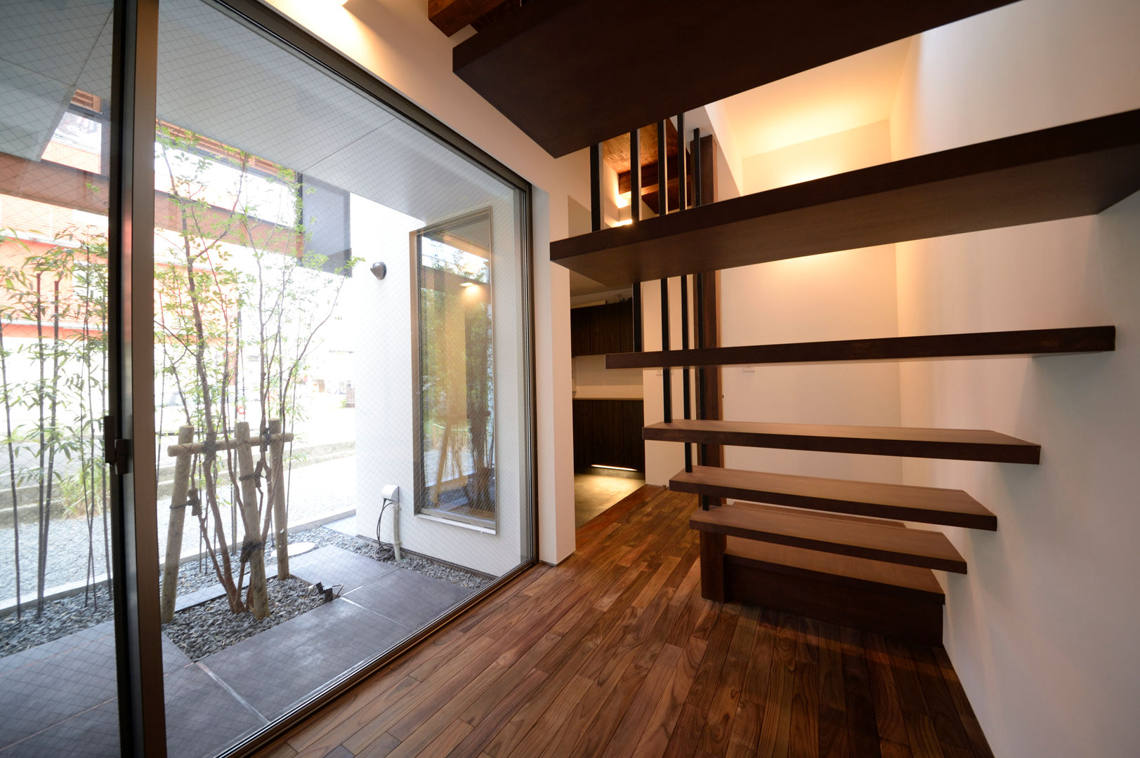 brise_soleil, ANTENNA DESIGN ANTENNA DESIGN Asian style corridor, hallway & stairs