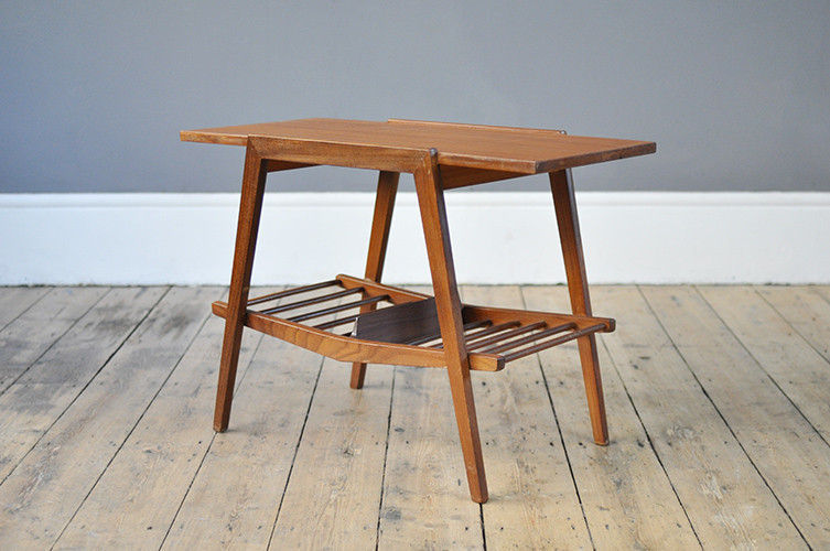 Attractive Side Table homify 北欧デザインの リビング サイドテーブル＆トレー