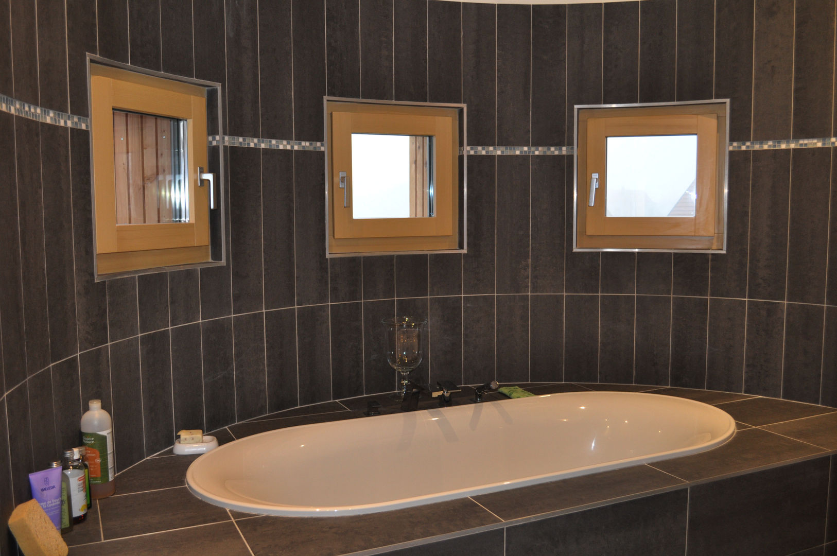 BIOVILLA K, BIOVILLA BIOVILLA حمام Bathtubs & showers