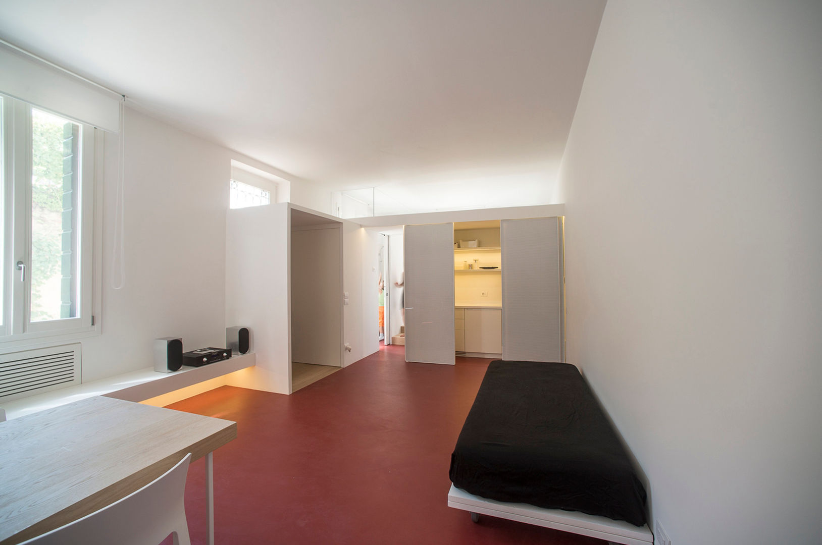 Casa per un fotografo, Silvia Bortolini architetto Silvia Bortolini architetto Ingresso, Corridoio & Scale in stile minimalista