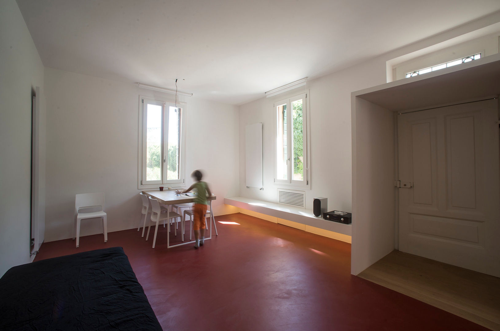 Casa per un fotografo, Silvia Bortolini architetto Silvia Bortolini architetto غرفة السفرة