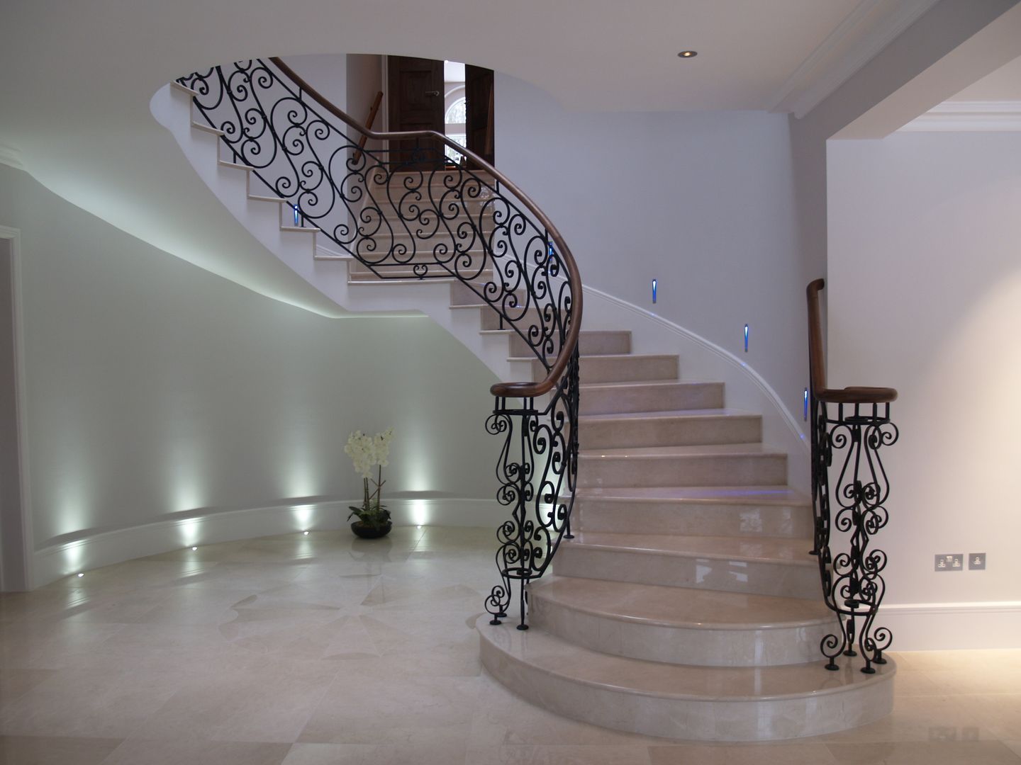 London domestic staircase Stair Factory راهرو سبک کلاسیک، راهرو و پله