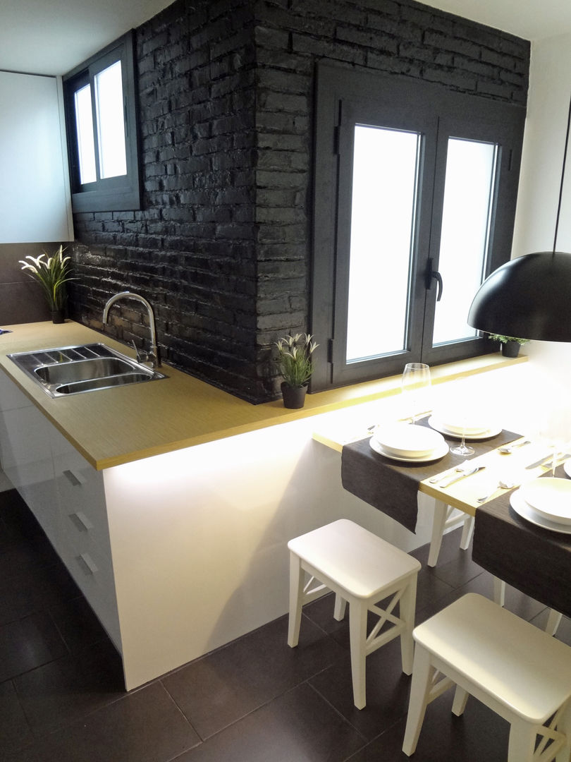 Vivienda en casco antiguo de Girona, davidMUSER building & design davidMUSER building & design Dapur Modern