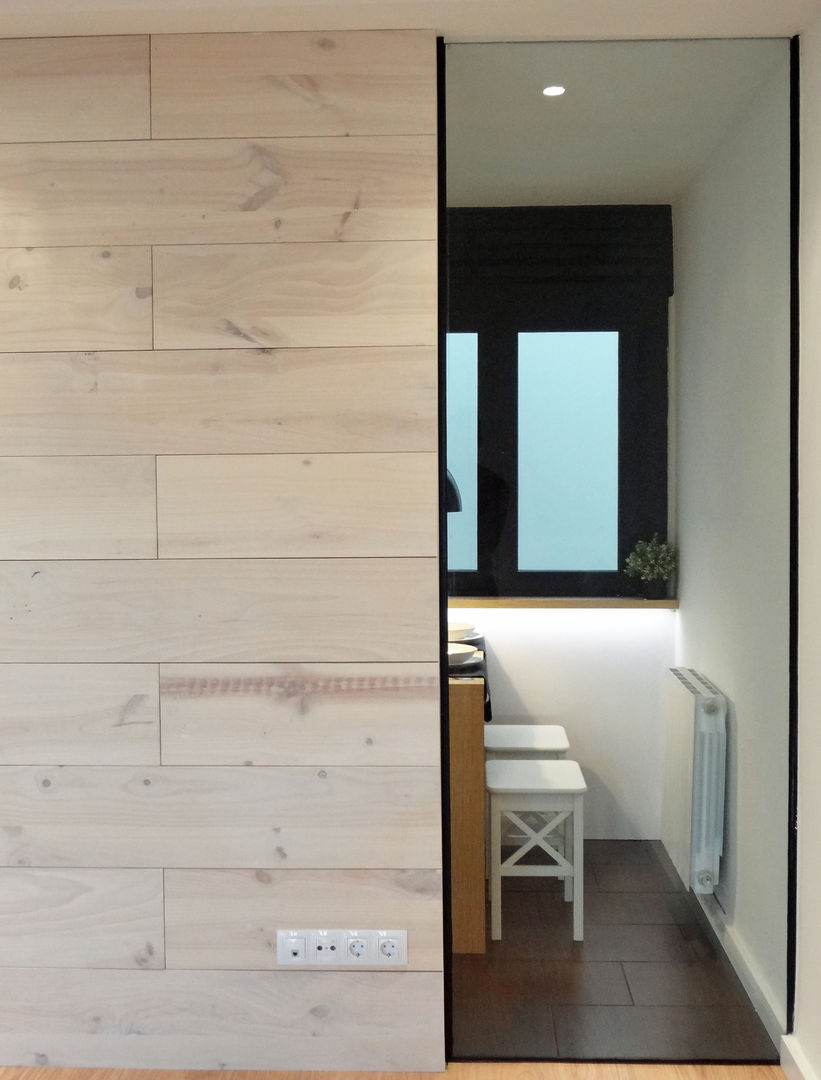 Vivienda en casco antiguo de Girona, davidMUSER building & design davidMUSER building & design Salas de jantar modernas