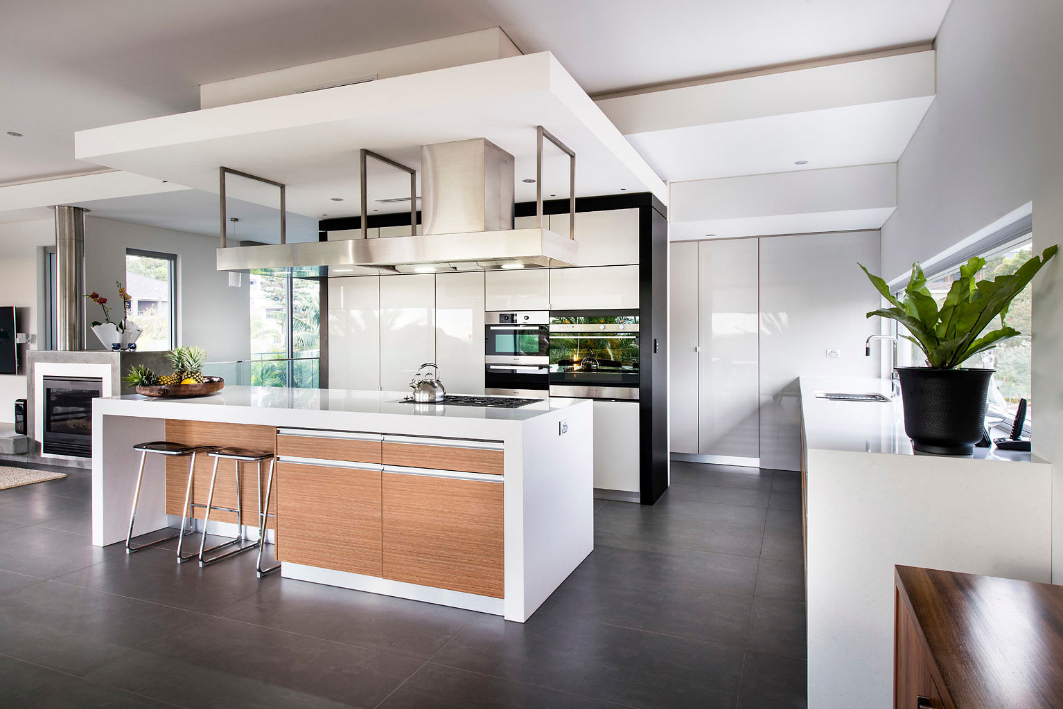 Kitchen D-Max Photography インダストリアルデザインの キッチン