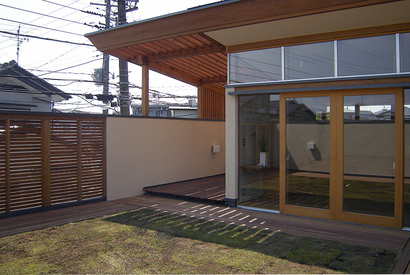 東中沢の家, 環境創作室杉 環境創作室杉 オリジナルデザインの テラス
