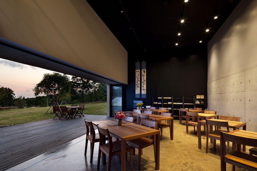 Jeju stay BIUDA, ARCHITECT GROUP CAAN ARCHITECT GROUP CAAN Modern dining room