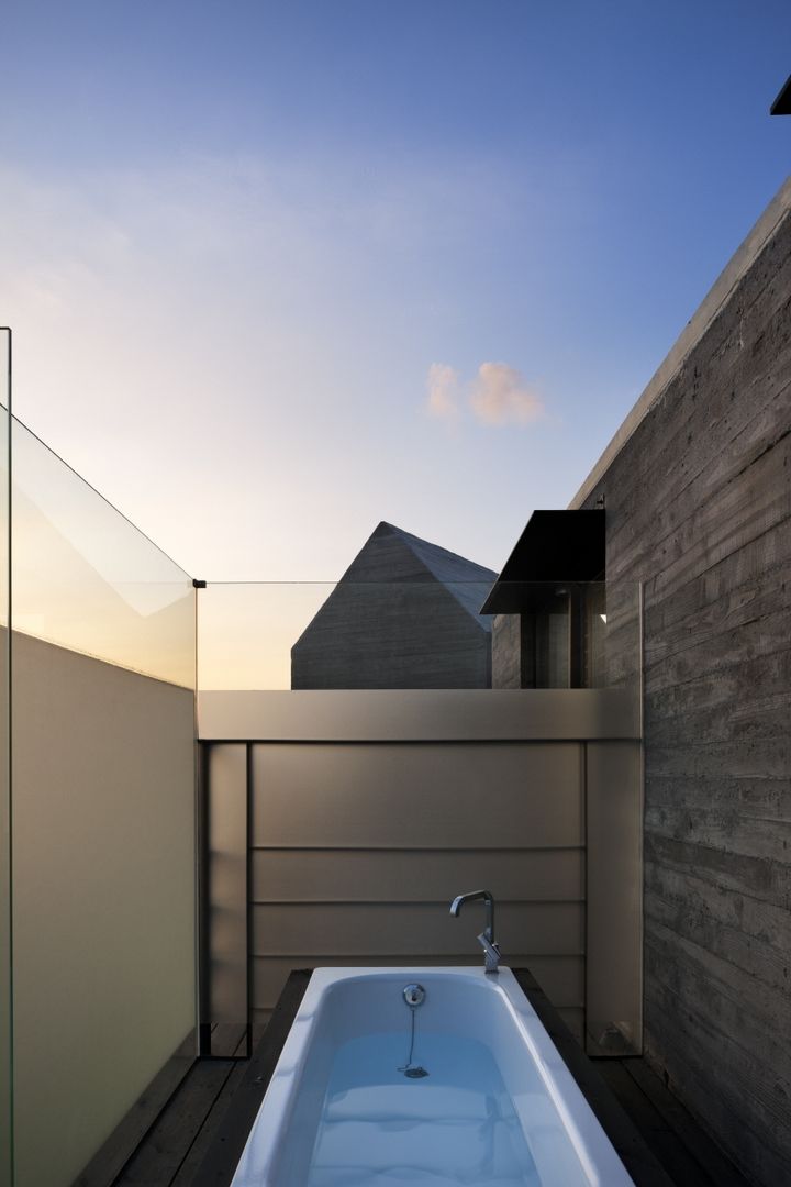 Jeju stay BIUDA, ARCHITECT GROUP CAAN ARCHITECT GROUP CAAN Balcones y terrazas de estilo moderno