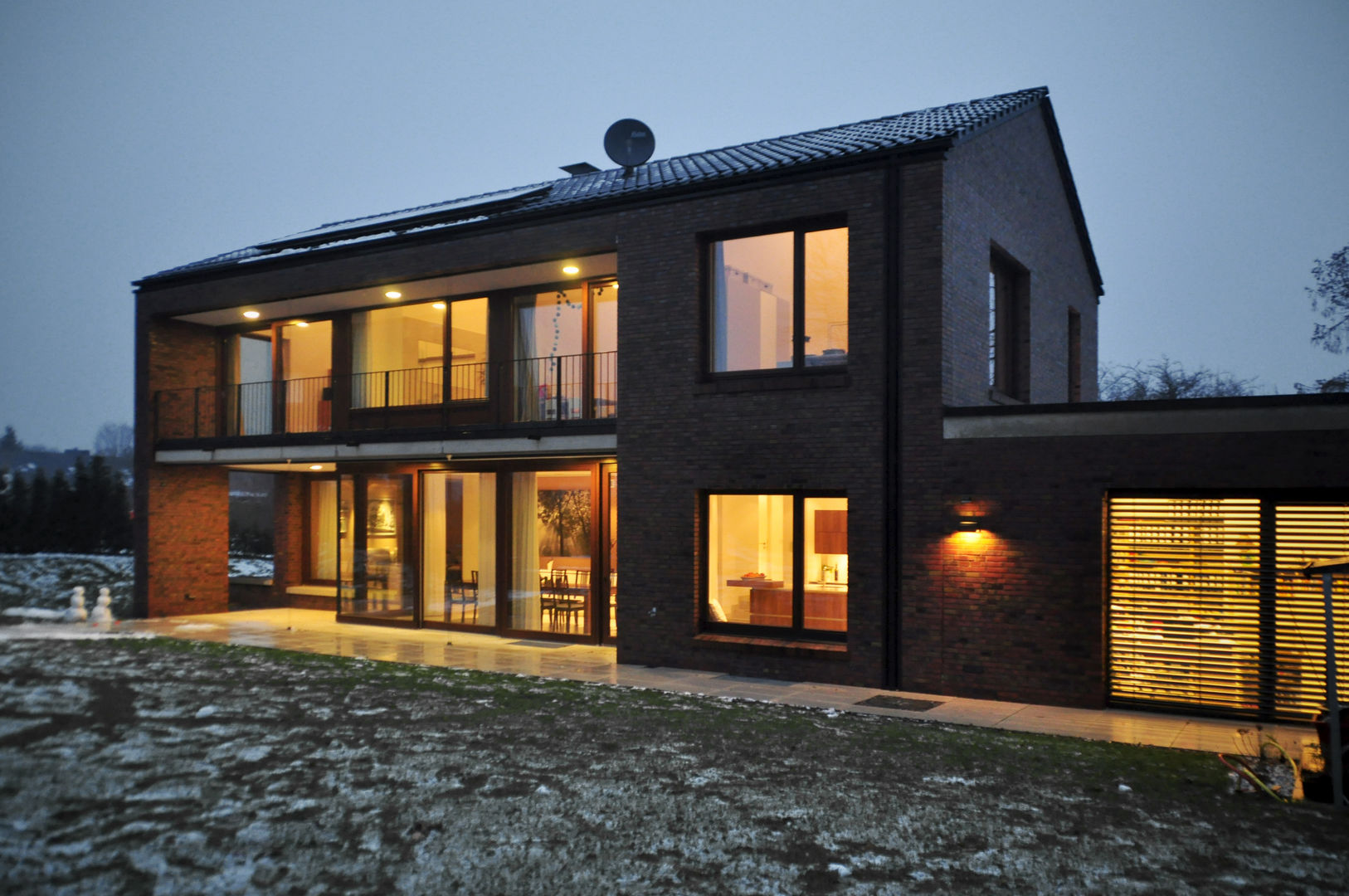 Einfamilienhaus | mit Flair, Lecke Architekten Lecke Architekten 現代房屋設計點子、靈感 & 圖片