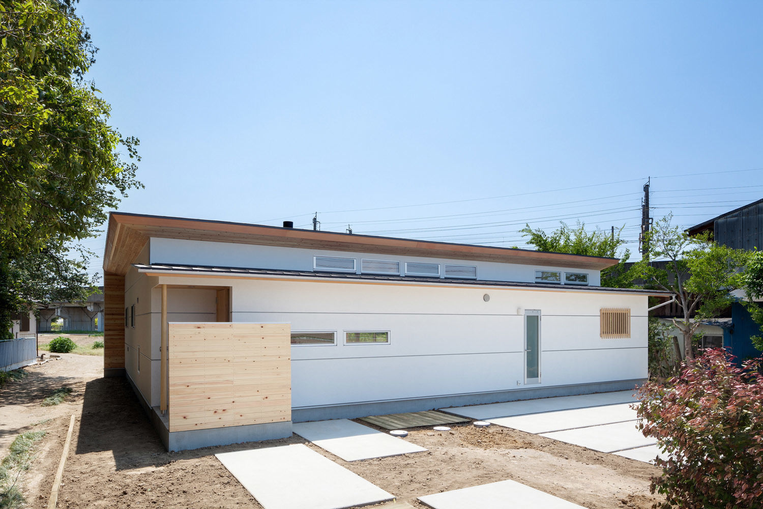 A House In The Fields, 株式会社 中山秀樹建築デザイン事務所 株式会社 中山秀樹建築デザイン事務所 모던스타일 주택