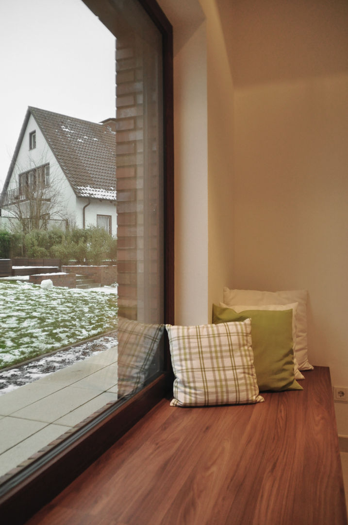 Einfamilienhaus | mit Flair, Lecke Architekten Lecke Architekten 现代客厅設計點子、靈感 & 圖片