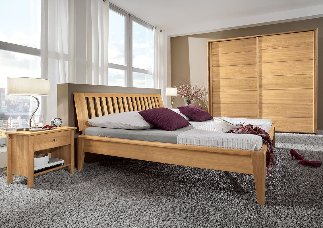 homify Classic style bedroom Beds & headboards