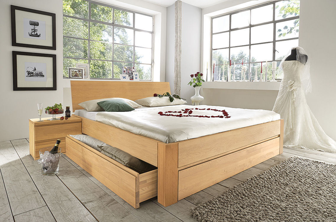 homify Classic style bedroom Beds & headboards