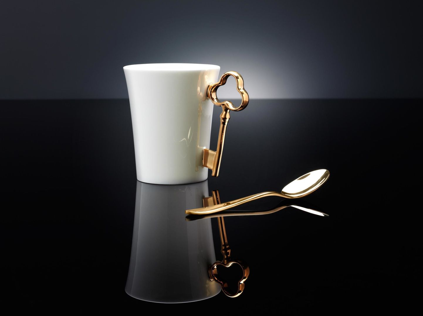 Gold Key Handle Mug Gary Birks Cozinhas ecléticas Talheres, louça e copos
