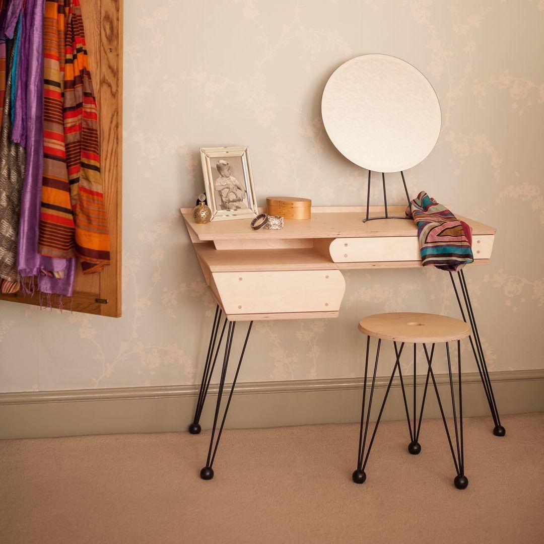 dressing table, tim germain furniture designer/maker tim germain furniture designer/maker モダンデザインの ドレッシングルーム 収納