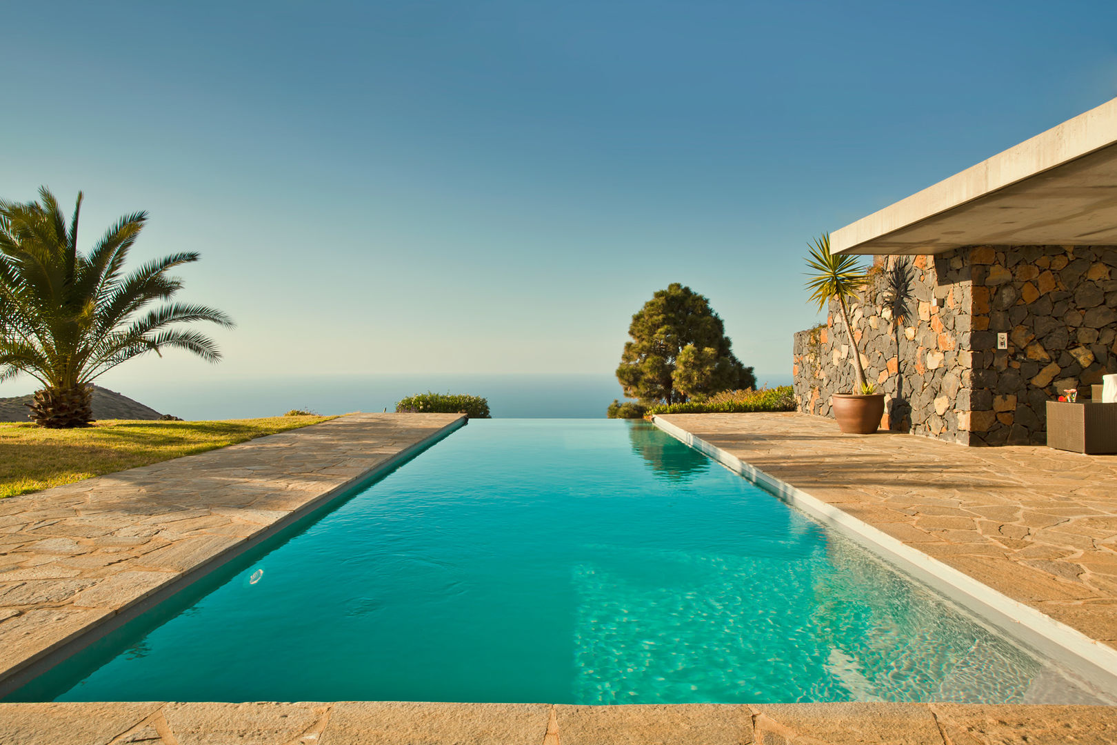 Villa Gran Atlantico, Lukas Palik Fotografie Lukas Palik Fotografie безкрайній басейн
