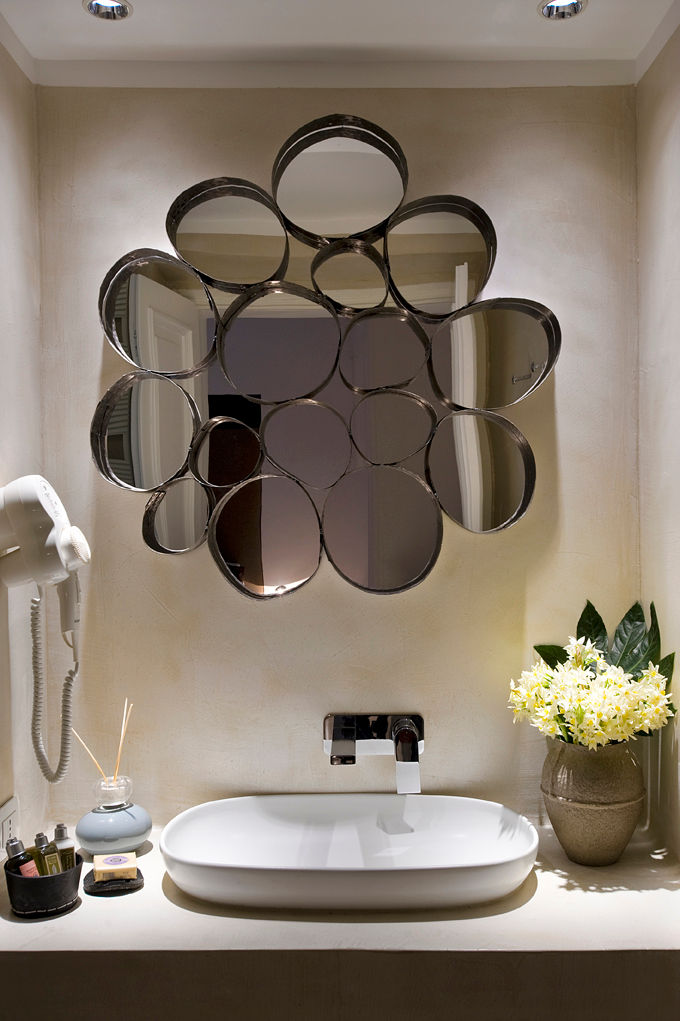 Piazzadispagna9 Design & Art Gallery and Boutique Hotel, art5 art5 Modern bathroom Mirrors