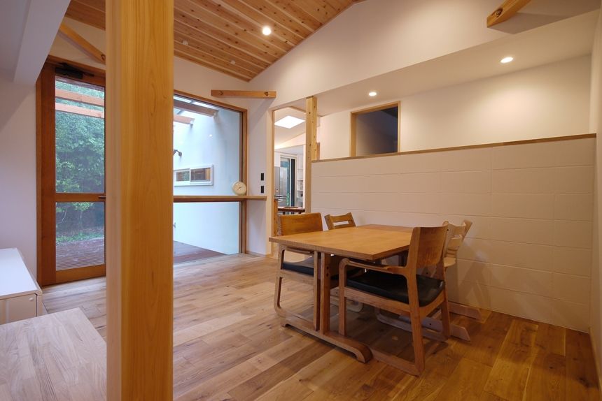 森を望む家, みゆう設計室 みゆう設計室 Scandinavian style dining room