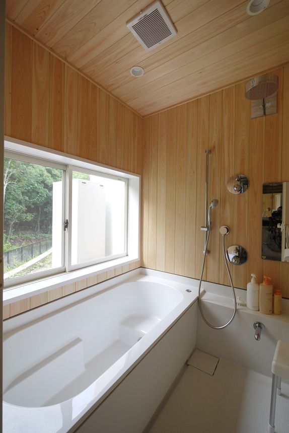 森を望む家, みゆう設計室 みゆう設計室 ห้องน้ำ