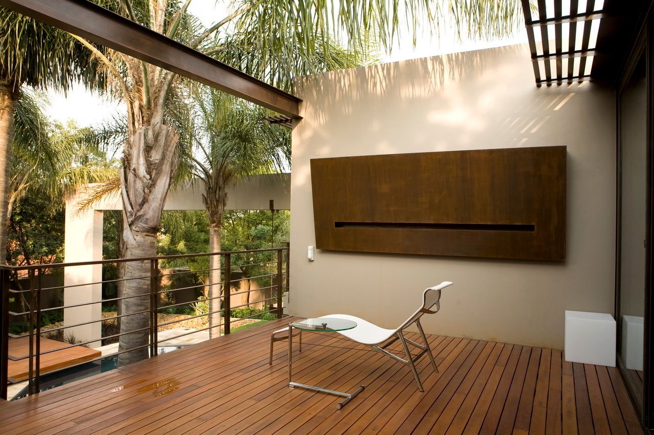House Brian , Nico Van Der Meulen Architects Nico Van Der Meulen Architects Modern balcony, veranda & terrace