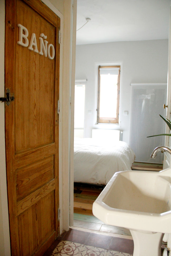 Apartamento en Malasaña, CARLA GARCÍA CARLA GARCÍA Scandinavian style bedroom