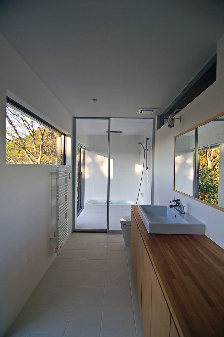 homify Modern Banyo