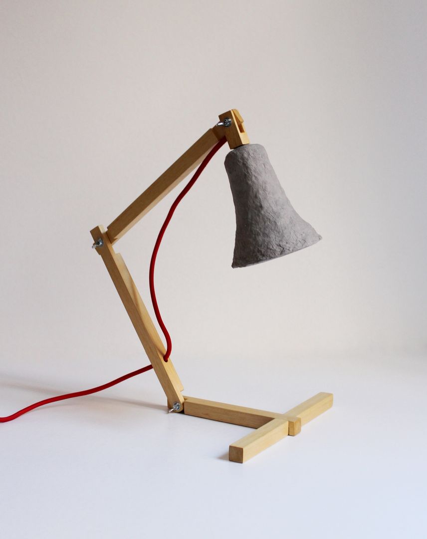“Metamorfozis” desk lamp made of wood, paper pulp and plaster Crea-re Studio Спальня в стиле лофт Освещение