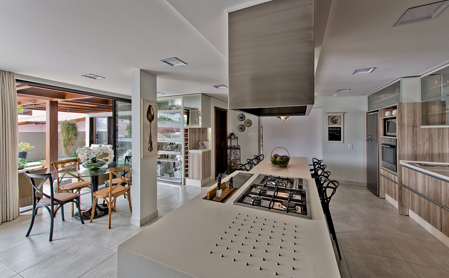 Uma casa para receber a família, Espaço do Traço arquitetura Espaço do Traço arquitetura Dapur Modern