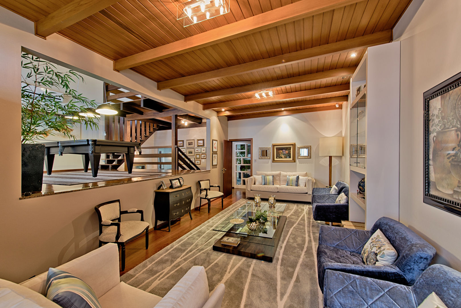 Uma casa para receber a família, Espaço do Traço arquitetura Espaço do Traço arquitetura Modern living room