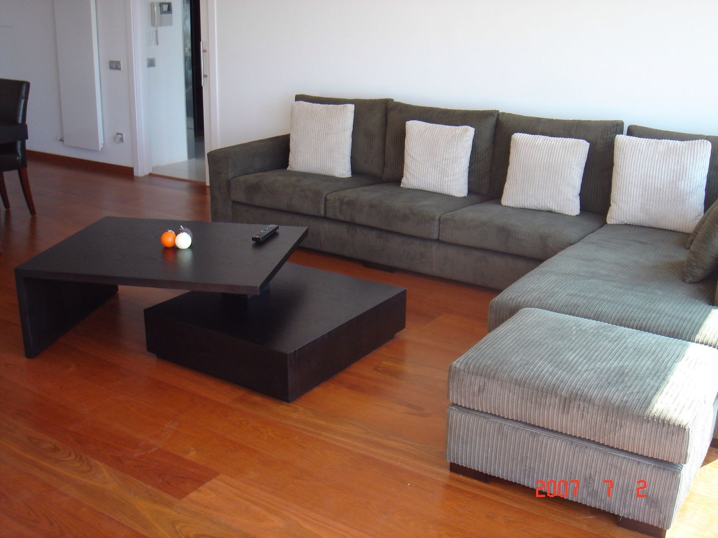 homify Salas de estar modernas