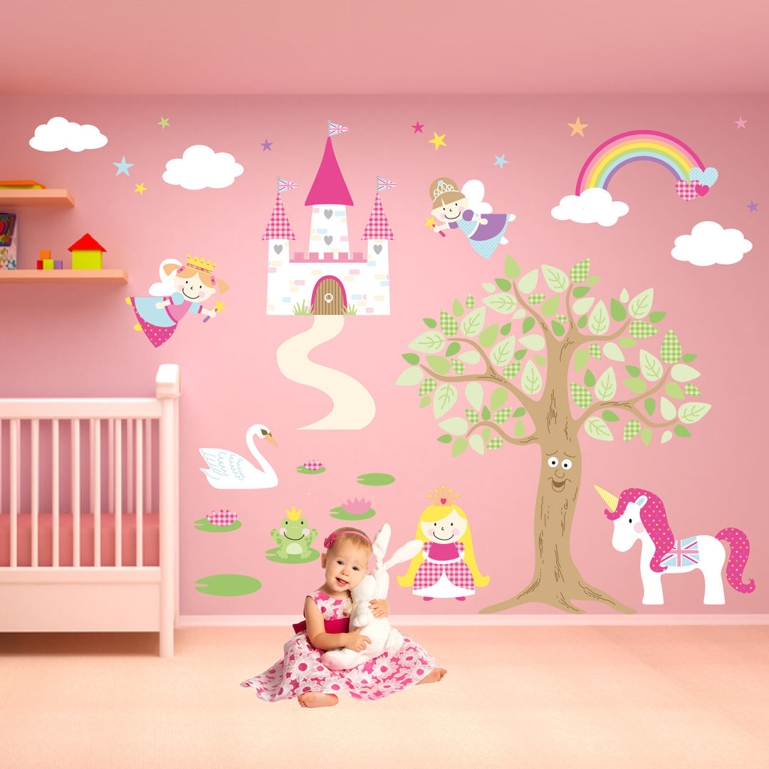 Deluxe Enchanted Fairy Princess Luxury Nursery Wall Art Sticker Design for a baby girls nursery room Enchanted Interiors モダンデザインの 子供部屋