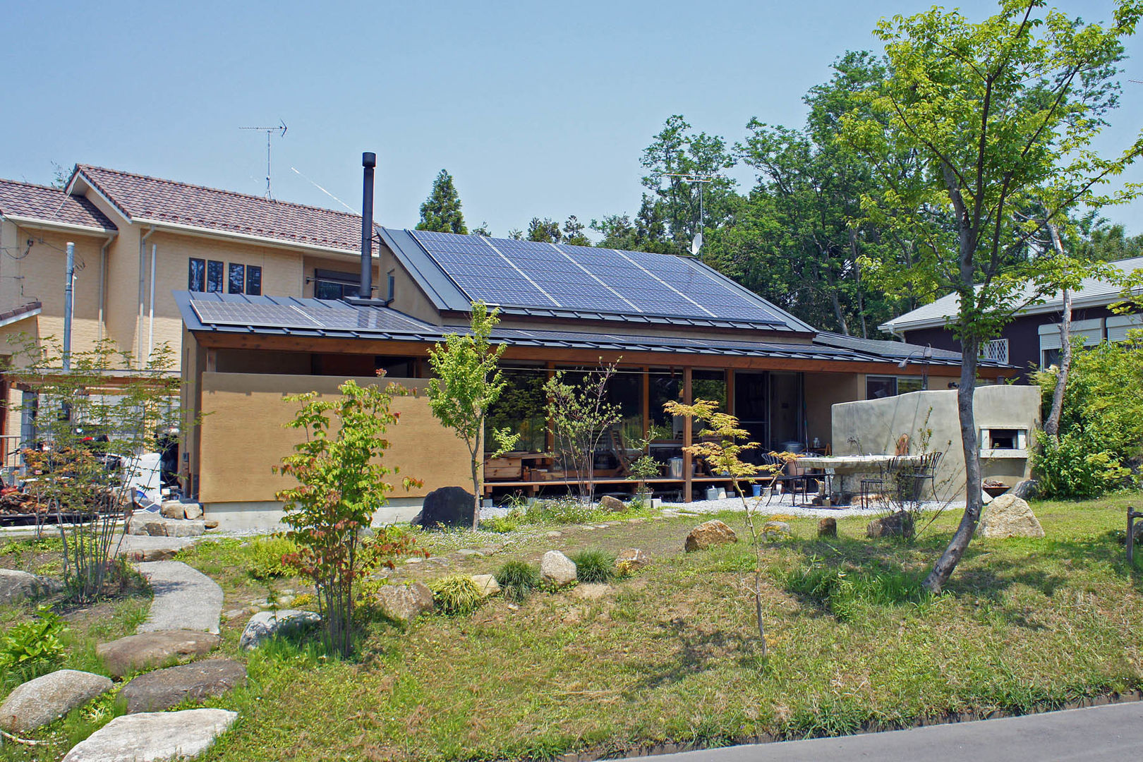 大井の平屋, 環境創作室杉 環境創作室杉 オリジナルな 家 植物,財産,窓,空,建物,木,家,土地区画,コテージ,住宅街