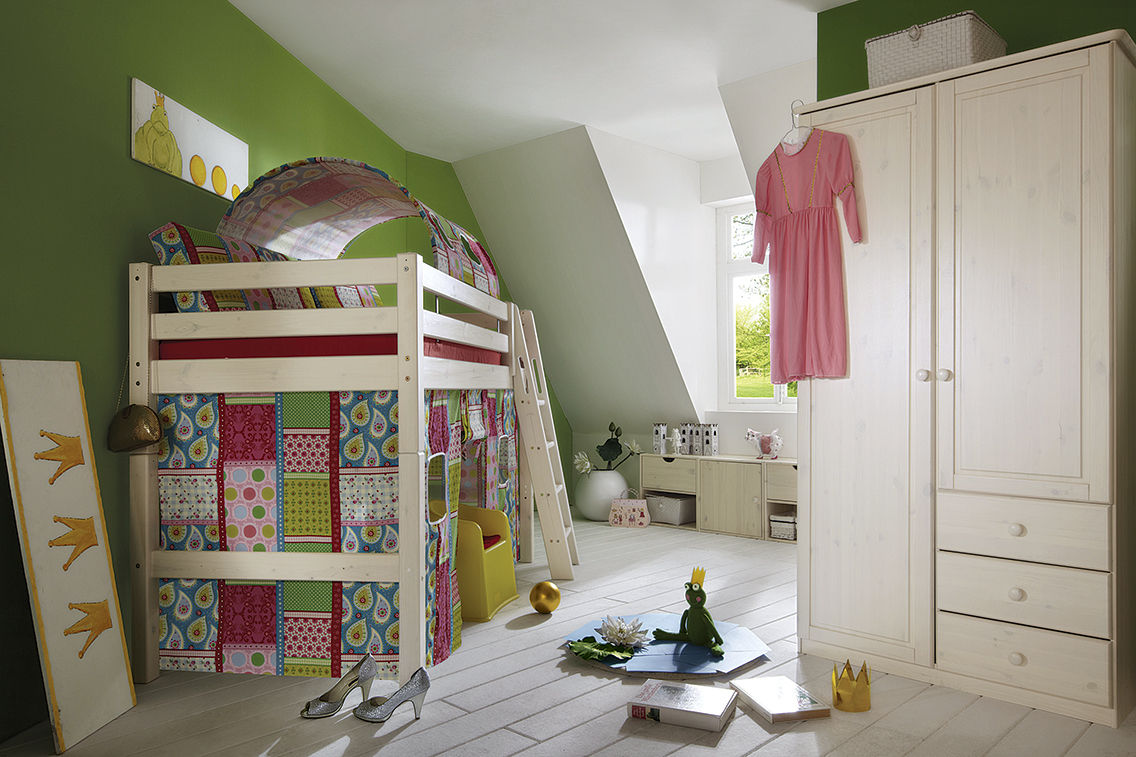 Kinder- und Jugendmöbel für ein gesundes Raumklima , allnatura allnatura Eclectic style nursery/kids room Beds & cribs