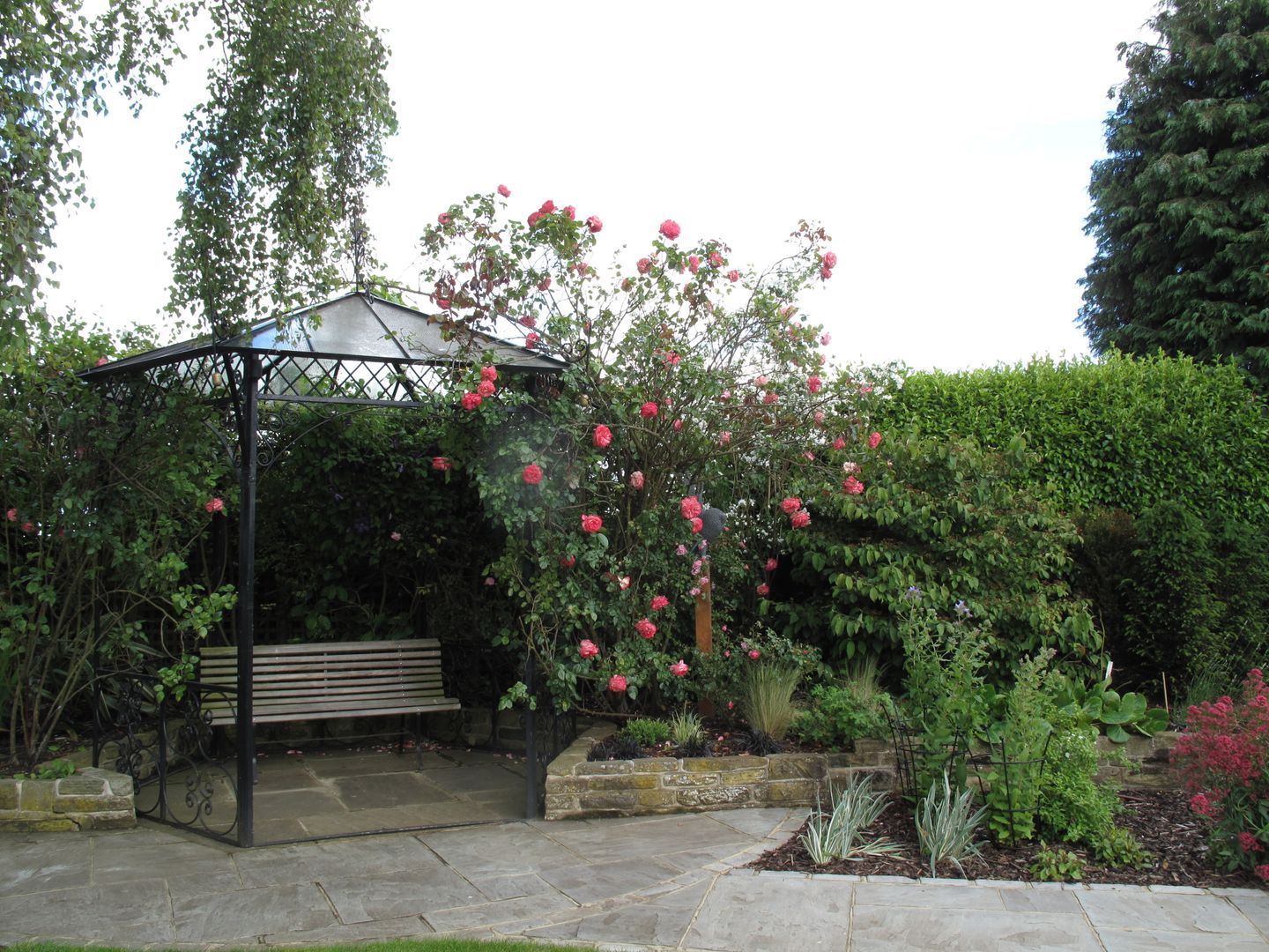 Traditional and Contemporary Mix, Cherry Mills Garden Design Cherry Mills Garden Design Classic style garden