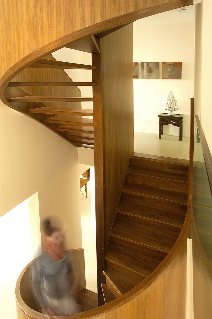 villa Loenen aan de Vecht, paul seuntjens architectuur en interieur paul seuntjens architectuur en interieur Modern corridor, hallway & stairs