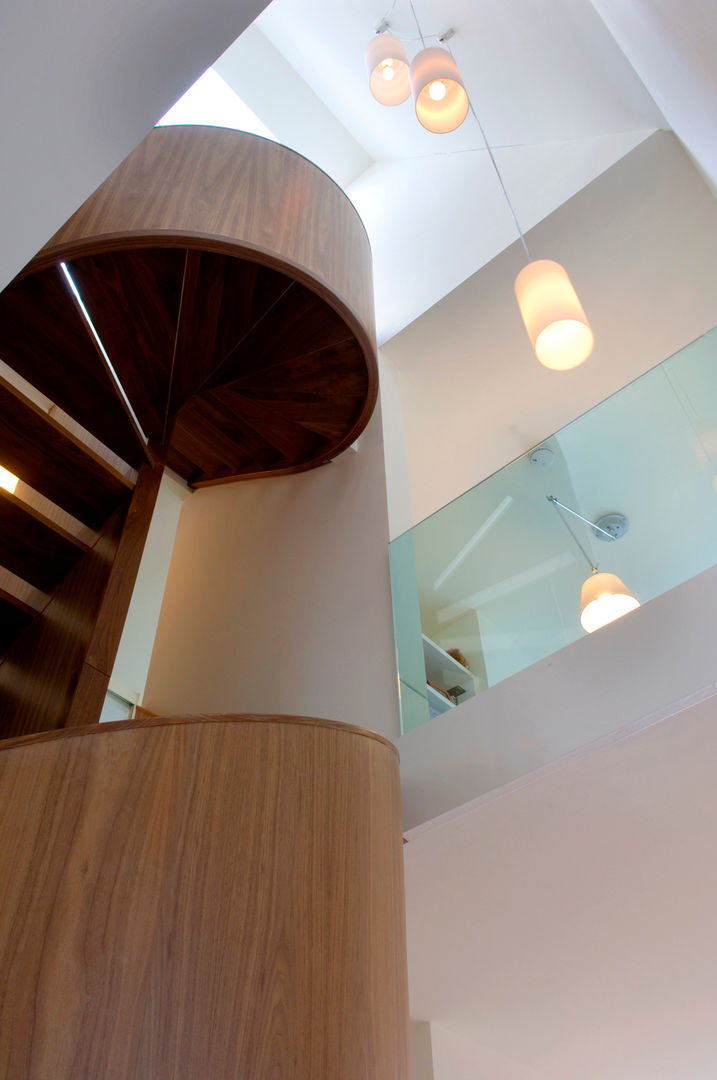 villa Loenen aan de Vecht, paul seuntjens architectuur en interieur paul seuntjens architectuur en interieur Modern corridor, hallway & stairs