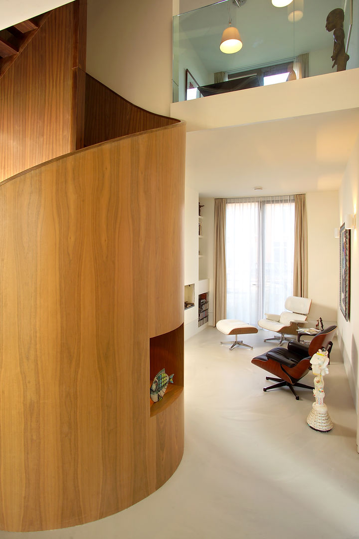 villa Loenen aan de Vecht, paul seuntjens architectuur en interieur paul seuntjens architectuur en interieur Modern Corridor, Hallway and Staircase