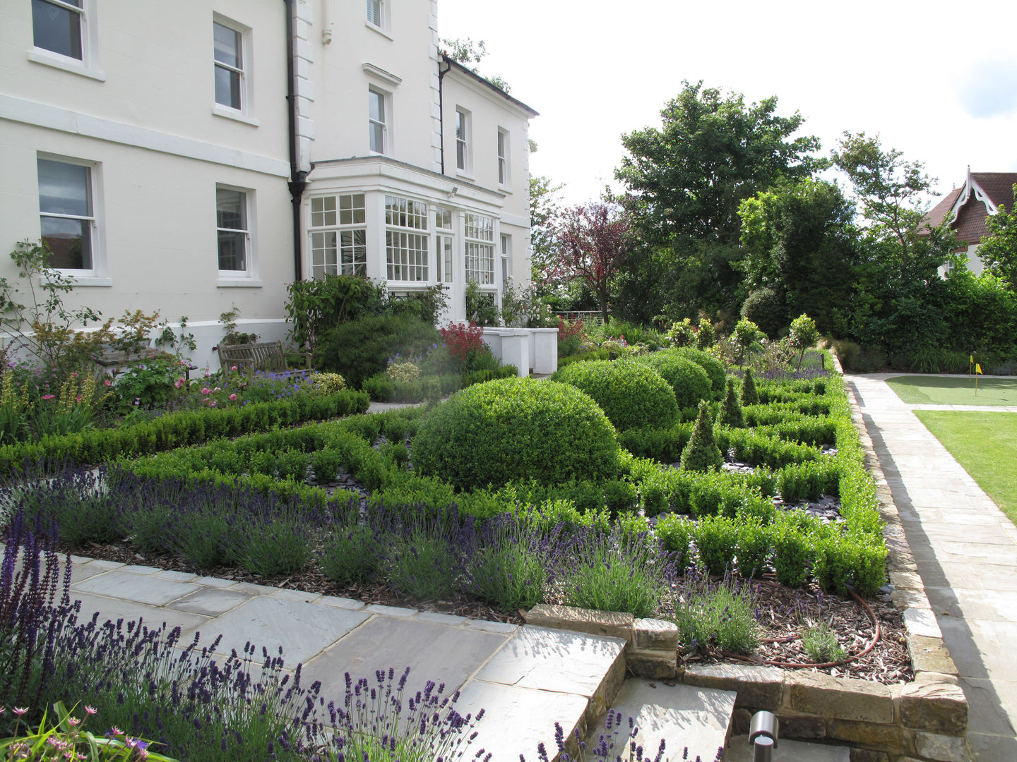 Traditional and Contemporary Mix, Cherry Mills Garden Design Cherry Mills Garden Design Classic style garden