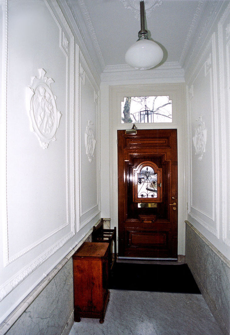 Restauratie Bemuurde Weerd Oostzijde 14, Utrecht, ABC-Idee ABC-Idee Eclectic style corridor, hallway & stairs