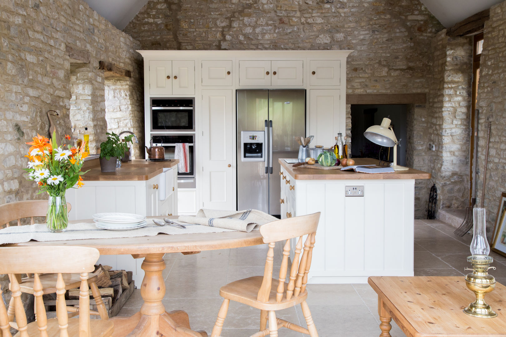 A Traditional Country Kitchen homify مطبخ