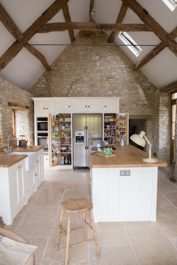 A Traditional Country Kitchen homify مطبخ