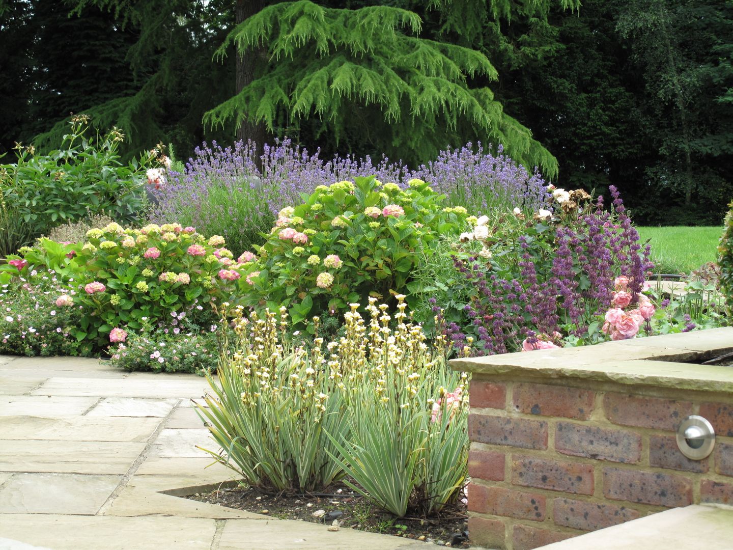 Country Family Garden With Oriental Water Garden, Cherry Mills Garden Design Cherry Mills Garden Design 庭院